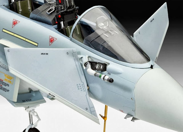 Revell 1/32 F-5E タイガ―Ⅱ　シャ―クノ―ズ RF-5E Tigereye, Kitty Hawk KH32023 (2019)